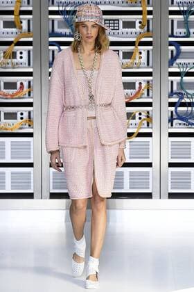 212146 Marineau Starface 2016-10-04 Paris France Paris Fashion week. Pret-a-porter printemps-ete 2017. Defile Chanel. Chanel, spring-summer 2017 Paris, France Paris Fashion week. Ready-to-wear spring-summer 2017 Defile Chanel Editorial Use Only _sans_perso  Copyright: xMarineaux STAR_212146_119
