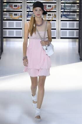 212146 Marineau Starface 2016-10-04 Paris France Paris Fashion week. Pret-a-porter printemps-ete 2017. Defile Chanel. Chanel, spring-summer 2017 Paris, France Paris Fashion week. Ready-to-wear spring-summer 2017 Defile Chanel Editorial Use Only _sans_perso  Copyright: xMarineaux STAR_212146_128