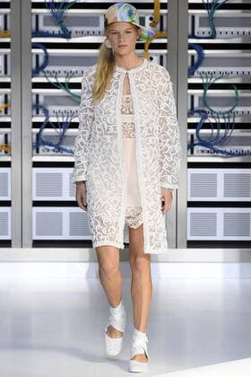 212146 Marineau Starface 2016-10-04 Paris France Paris Fashion week. Pret-a-porter printemps-ete 2017. Defile Chanel. Chanel, spring-summer 2017 Paris, France Paris Fashion week. Ready-to-wear spring-summer 2017 Defile Chanel Editorial Use Only _sans_perso  Copyright: xMarineaux STAR_212146_130