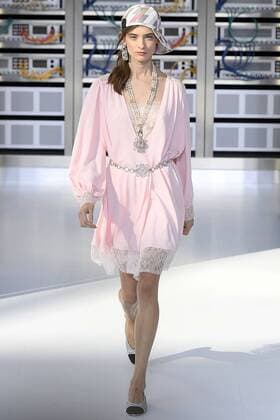 212146 Marineau Starface 2016-10-04 Paris France Paris Fashion week. Pret-a-porter printemps-ete 2017. Defile Chanel. Chanel, spring-summer 2017 Paris, France Paris Fashion week. Ready-to-wear spring-summer 2017 Defile Chanel Editorial Use Only _sans_perso  Copyright: xMarineaux STAR_212146_133
