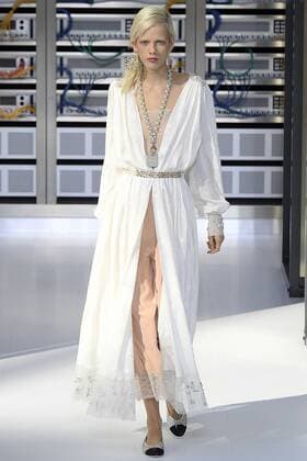 212146 Marineau Starface 2016-10-04 Paris France Paris Fashion week. Pret-a-porter printemps-ete 2017. Defile Chanel. Chanel, spring-summer 2017 Paris, France Paris Fashion week. Ready-to-wear spring-summer 2017 Defile Chanel Editorial Use Only _sans_perso  Copyright: xMarineaux STAR_212146_140