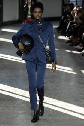 Paris Fashion Week - Agnes B. 212149 Marineau Starface 2016-10-04 Paris France Paris Fashion week. Pret-a-porter printemps-ete 2017. Defile Agnes B. Paris Fashion week. Ready-to-wear spring-summer 2017 Defile Agnes B. Agnès b., spring-summer 2017 Paris, France Editorial Use Only _sans_perso  Copyright: xMarineaux STAR_212149_004