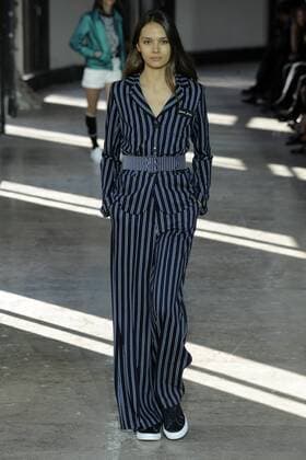 Paris Fashion Week - Agnes B. 212149 Marineau Starface 2016-10-04 Paris France Paris Fashion week. Pret-a-porter printemps-ete 2017. Defile Agnes B. Paris Fashion week. Ready-to-wear spring-summer 2017 Defile Agnes B. Agnès b., spring-summer 2017 Paris, France Editorial Use Only _sans_perso  Copyright: xMarineaux STAR_212149_008