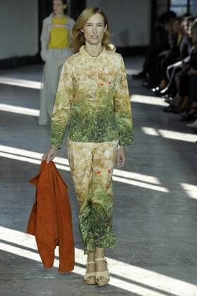 Paris Fashion Week - Agnes B. 212149 Marineau Starface 2016-10-04 Paris France Paris Fashion week. Pret-a-porter printemps-ete 2017. Defile Agnes B. Paris Fashion week. Ready-to-wear spring-summer 2017 Defile Agnes B. Agnès b., spring-summer 2017 Paris, France Editorial Use Only _sans_perso  Copyright: xMarineaux STAR_212149_020