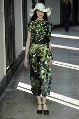 Paris Fashion Week - Agnes B. 212149 Marineau Starface 2016-10-04 Paris France Paris Fashion week. Pret-a-porter printemps-ete 2017. Defile Agnes B. Paris Fashion week. Ready-to-wear spring-summer 2017 Defile Agnes B. Agnès b., spring-summer 2017 Paris, France Editorial Use Only _sans_perso  Copyright: xMarineaux STAR_212149_036