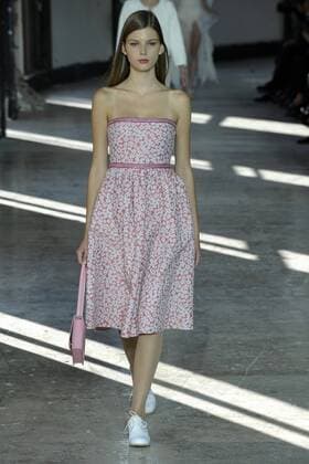 Paris Fashion Week - Agnes B. 212149 Marineau Starface 2016-10-04 Paris France Paris Fashion week. Pret-a-porter printemps-ete 2017. Defile Agnes B. Paris Fashion week. Ready-to-wear spring-summer 2017 Defile Agnes B. Agnès b., spring-summer 2017 Paris, France Editorial Use Only _sans_perso  Copyright: xMarineaux STAR_212149_057