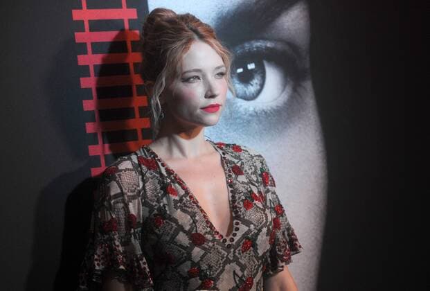 Haley Bennett arrives on the red carpet at The Girl on the Train New York Premiere at Regal E-Walk Stadium 13 on October 4, 2016 in New York City.  NYP20161004136 DENNISxVANxTINE