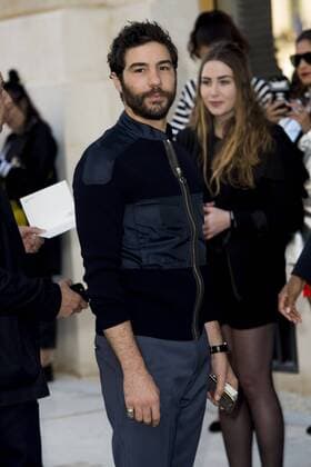 Tahar Rahim - Prominente am Rande der Vuitton Modenschau - Paris - 05 10 2016 JBAutissier Panoramic 