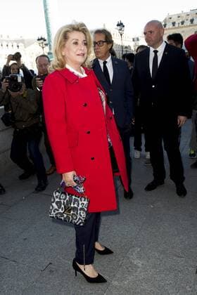 Catherine Deneuve - Prominente am Rande der Vuitton Modenschau - Paris - 05 10 2016 JBAutissier Panoramic 
