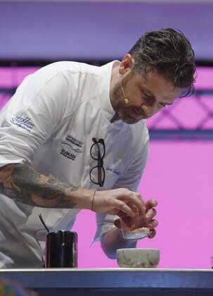 Australian chef Jock Zonfrillo gives a master class during the 18th San Sebastian Gastronomika Festival, in San Sebastian, northern Spain, 05 October 2016. The Gastronomika runs from 02 to 05 October. 18th San Sebastian Gastronomika Festival !ACHTUNG: NUR REDAKTIONELLE NUTZUNG!  GRA120 20161005-636112697152003302