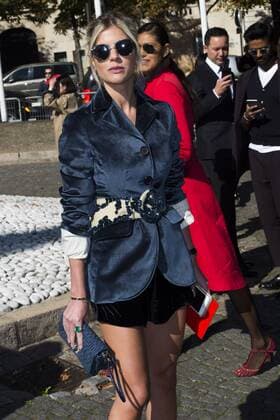 Lala Rudge - Prominente am Rande der Miu Miu Modenschau - Paris - 05 10 2016 JBAutissier Panoramic 