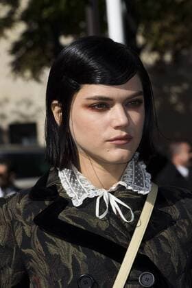 Stephanie Sokolinski Soko - Prominente am Rande der Miu Miu Modenschau - Paris - 05 10 2016 JBAutissier Panoramic 