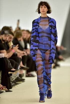 Minas Trend in Belo Horizonte - Plural Modenschau BELO HORIZONTE, MG - 05.10.2016: MINAS TREND OUTONO INVERNO 2017 - designer fashion show Plural during the nineteenth edition of the Minas Trend - Autumn Winter 2017 held in Expominas in Belo Horizonte, MG. on the morning of Wednesday (05). x1211138x  MourãoxPanda
