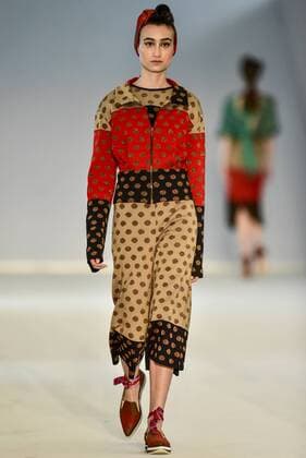 Minas Trend in Belo Horizonte - Faven Modenschau BELO HORIZONTE, MG - 05.10.2016: MINAS TREND OUTONO INVERNO 2017 - designer fashion show Faven by Natalia Person during the nineteenth edition of the Minas Trend - Autumn Winter 2017 held in Expominas in Belo Horizonte, MG. on the morning of Wednesday (05). x1211216x  MourãoxPanda