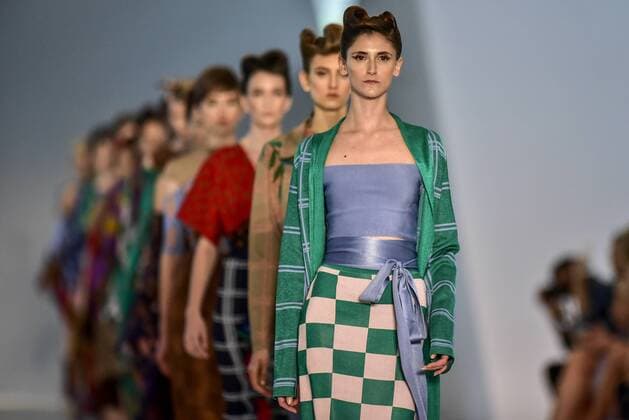 Bilder des Tages Minas Trend in Belo Horizonte - Faven Modenschau BELO HORIZONTE, MG - 05.10.2016: MINAS TREND OUTONO INVERNO 2017 - designer fashion show Faven by Natalia Person during the nineteenth edition of the Minas Trend - Autumn Winter 2017 held in Expominas in Belo Horizonte, MG. on the morning of Wednesday (05). x1211229x  MourãoxPanda