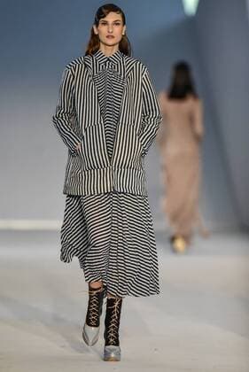 BELO HORIZONTE, MG - 05.10.2016: MINAS TREND OUTONO INVERNO 2017 - designer fashion show VictorDzenk during the nineteenth edition of the Minas Trend - Autumn Winter 2017 held in Expominas in Belo Horizonte, MG. on the morning of Wednesday (05). x1211321x  MourãoxPanda