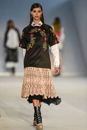 Minas Trend in Belo Horizonte - VictorDzenk Modenschau BELO HORIZONTE, MG - 05.10.2016: MINAS TREND OUTONO INVERNO 2017 - designer fashion show VictorDzenk during the nineteenth edition of the Minas Trend - Autumn Winter 2017 held in Expominas in Belo Horizonte, MG. on the morning of Wednesday (05). x1211340x  MourãoxPanda
