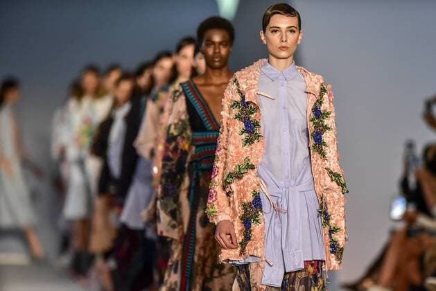 Minas Trend in Belo Horizonte - VictorDzenk Modenschau BELO HORIZONTE, MG - 05.10.2016: MINAS TREND OUTONO INVERNO 2017 - designer fashion show VictorDzenk during the nineteenth edition of the Minas Trend - Autumn Winter 2017 held in Expominas in Belo Horizonte, MG. on the morning of Wednesday (05). x1211353x  MourãoxPanda