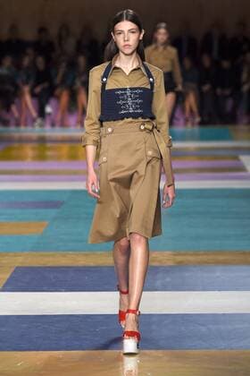 Paris Fashion Week - Miu Miu Modenschau 212207 Marineau Starface 2016-10-05 Paris France Paris Fashion week. Pret-a-porter printemps-ete 2017. Defile Miu Miu Miu Miu , spring -summer 2017 Paris, France Paris Fashion Week. Pret-a-porter Printemps-Eté 2017. Defile Miu Miu. Editorial Use Only _sans_perso  Copyright: xMarineaux STAR_212207_003