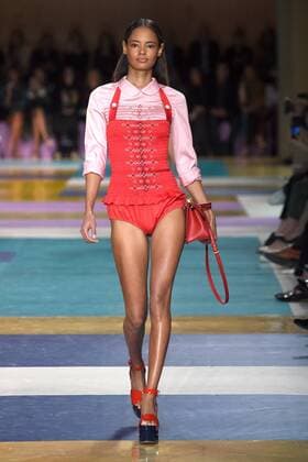 Paris Fashion Week - Miu Miu Modenschau 212207 Marineau Starface 2016-10-05 Paris France Paris Fashion week. Pret-a-porter printemps-ete 2017. Defile Miu Miu Miu Miu , spring -summer 2017 Paris, France Paris Fashion Week. Pret-a-porter Printemps-Eté 2017. Defile Miu Miu. Editorial Use Only _sans_perso  Copyright: xMarineaux STAR_212207_009