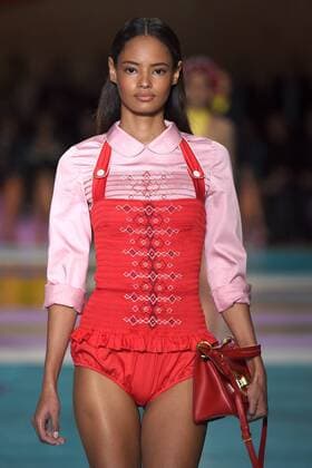 Paris Fashion Week - Miu Miu Modenschau 212207 Marineau Starface 2016-10-05 Paris France Paris Fashion week. Pret-a-porter printemps-ete 2017. Defile Miu Miu Miu Miu , spring -summer 2017 Paris, France Paris Fashion Week. Pret-a-porter Printemps-Eté 2017. Defile Miu Miu. Editorial Use Only _sans_perso  Copyright: xMarineaux STAR_212207_010