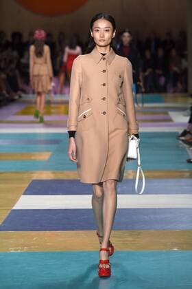 Paris Fashion Week - Miu Miu Modenschau 212207 Marineau Starface 2016-10-05 Paris France Paris Fashion week. Pret-a-porter printemps-ete 2017. Defile Miu Miu Miu Miu , spring -summer 2017 Paris, France Paris Fashion Week. Pret-a-porter Printemps-Eté 2017. Defile Miu Miu. Editorial Use Only _sans_perso  Copyright: xMarineaux STAR_212207_012