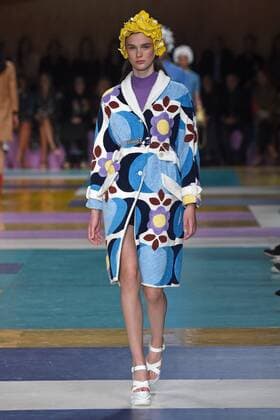 Paris Fashion Week - Miu Miu Modenschau 212207 Marineau Starface 2016-10-05 Paris France Paris Fashion week. Pret-a-porter printemps-ete 2017. Defile Miu Miu Miu Miu , spring -summer 2017 Paris, France Paris Fashion Week. Pret-a-porter Printemps-Eté 2017. Defile Miu Miu. Editorial Use Only _sans_perso  Copyright: xMarineaux STAR_212207_015