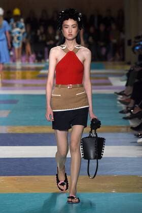Paris Fashion Week - Miu Miu Modenschau 212207 Marineau Starface 2016-10-05 Paris France Paris Fashion week. Pret-a-porter printemps-ete 2017. Defile Miu Miu Miu Miu , spring -summer 2017 Paris, France Paris Fashion Week. Pret-a-porter Printemps-Eté 2017. Defile Miu Miu. Editorial Use Only _sans_perso  Copyright: xMarineaux STAR_212207_020