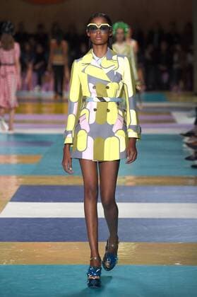 Paris Fashion Week - Miu Miu Modenschau 212207 Marineau Starface 2016-10-05 Paris France Paris Fashion week. Pret-a-porter printemps-ete 2017. Defile Miu Miu Miu Miu , spring -summer 2017Paris, France Paris Fashion Week. Pret-a-porter Printemps-Eté 2017. Defile Miu Miu. Editorial Use Only _sans_perso  Copyright: xMarineaux STAR_212207_028