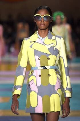 Paris Fashion Week - Miu Miu Modenschau 212207 Marineau Starface 2016-10-05 Paris France Paris Fashion week. Pret-a-porter printemps-ete 2017. Defile Miu Miu Miu Miu , spring -summer 2017Paris, France Paris Fashion Week. Pret-a-porter Printemps-Eté 2017. Defile Miu Miu. Editorial Use Only _sans_perso  Copyright: xMarineaux STAR_212207_029