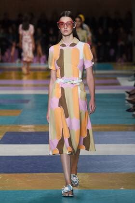 Paris Fashion Week - Miu Miu Modenschau 212207 Marineau Starface 2016-10-05 Paris France Paris Fashion week. Pret-a-porter printemps-ete 2017. Defile Miu Miu Miu Miu , spring -summer 2017 Paris, France Paris Fashion Week. Pret-a-porter Printemps-Eté 2017. Defile Miu Miu. Editorial Use Only _sans_perso  Copyright: xMarineaux STAR_212207_032