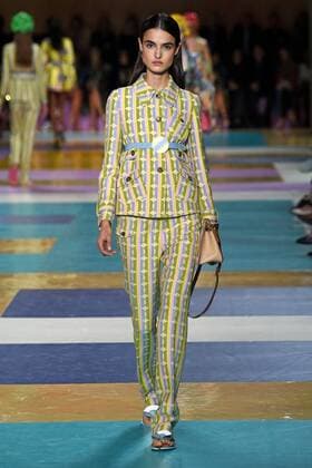 Paris Fashion Week - Miu Miu Modenschau 212207 Marineau Starface 2016-10-05 Paris France Paris Fashion week. Pret-a-porter printemps-ete 2017. Defile Miu Miu Miu Miu , spring -summer 2017 Paris, France Paris Fashion Week. Pret-a-porter Printemps-Eté 2017. Defile Miu Miu. Editorial Use Only _sans_perso  Copyright: xMarineaux STAR_212207_034