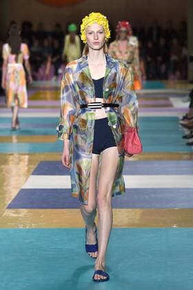 Paris Fashion Week - Miu Miu Modenschau 212207 Marineau Starface 2016-10-05 Paris France Paris Fashion week. Pret-a-porter printemps-ete 2017. Defile Miu Miu Miu Miu , spring -summer 2017 Paris, France Paris Fashion Week. Pret-a-porter Printemps-Eté 2017. Defile Miu Miu. Editorial Use Only _sans_perso  Copyright: xMarineaux STAR_212207_035