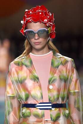 Paris Fashion Week - Miu Miu Modenschau 212207 Marineau Starface 2016-10-05 Paris France Paris Fashion week. Pret-a-porter printemps-ete 2017. Defile Miu Miu Miu Miu , spring -summer 2017 Paris, France Paris Fashion Week. Pret-a-porter Printemps-Eté 2017. Defile Miu Miu. Editorial Use Only _sans_perso  Copyright: xMarineaux STAR_212207_038