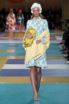 Paris Fashion Week - Miu Miu Modenschau 212207 Marineau Starface 2016-10-05 Paris France Paris Fashion week. Pret-a-porter printemps-ete 2017. Defile Miu Miu Miu Miu , spring -summer 2017 Paris, France Paris Fashion Week. Pret-a-porter Printemps-Eté 2017. Defile Miu Miu. Editorial Use Only _sans_perso  Copyright: xMarineaux STAR_212207_044