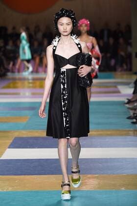 Paris Fashion Week - Miu Miu Modenschau 212207 Marineau Starface 2016-10-05 Paris France Paris Fashion week. Pret-a-porter printemps-ete 2017. Defile Miu Miu Miu Miu , spring -summer 2017 Paris, France Paris Fashion Week. Pret-a-porter Printemps-Eté 2017. Defile Miu Miu. Editorial Use Only _sans_perso  Copyright: xMarineaux STAR_212207_054