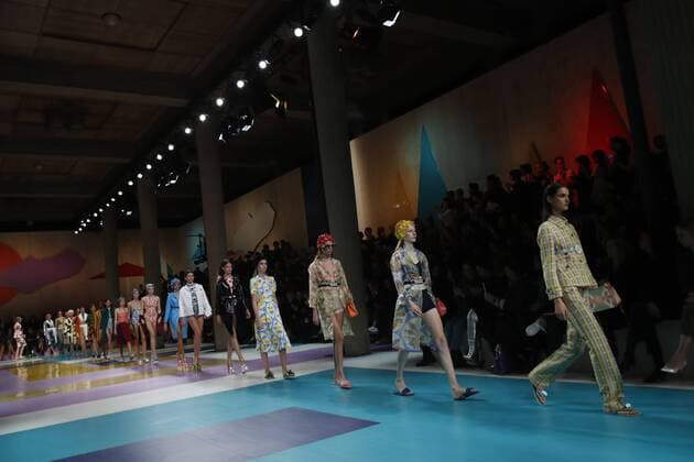 Paris Fashion Week - Miu Miu Modenschau 212207 Marineau Starface 2016-10-05 Paris France Paris Fashion week. Pret-a-porter printemps-ete 2017. Defile Miu Miu Miu Miu , spring -summer 2017Paris, France Paris Fashion Week. Pret-a-porter Printemps-Eté 2017. Defile Miu Miu. Editorial Use Only _sans_perso  Copyright: xMarineaux STAR_212207_065