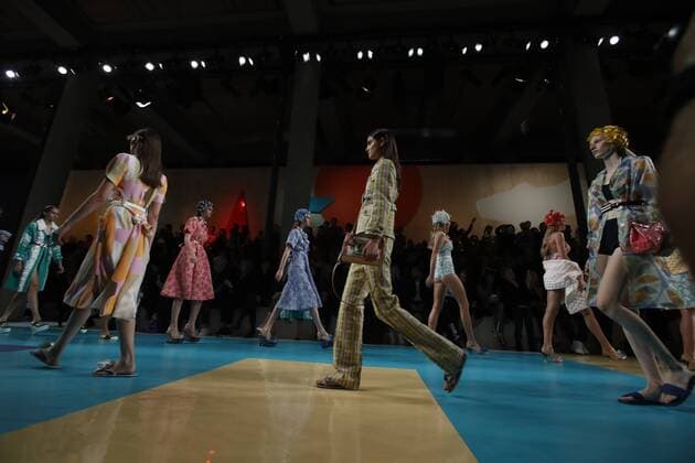 Paris Fashion Week - Miu Miu Modenschau 212207 Marineau Starface 2016-10-05 Paris France Paris Fashion week. Pret-a-porter printemps-ete 2017. Defile Miu Miu Miu Miu , spring -summer 2017Paris, France Paris Fashion Week. Pret-a-porter Printemps-Eté 2017. Defile Miu Miu. Editorial Use Only _sans_perso  Copyright: xMarineaux STAR_212207_066