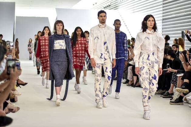 Minas Trend in Belo Horizonte - Lucas Magalhaes Modenschau BELO HORIZONTE, MG - 06.10.2016: MINAS TREND OUTONO INVERNO 2017 - Parade Lucas Magalhaes designer during the nineteenth edition of the Minas Trend - Autumn Winter 2017 held in Expominas in Belo Horizonte, MG. on the morning of Thursday (06). x1211704x  MourãoxPanda