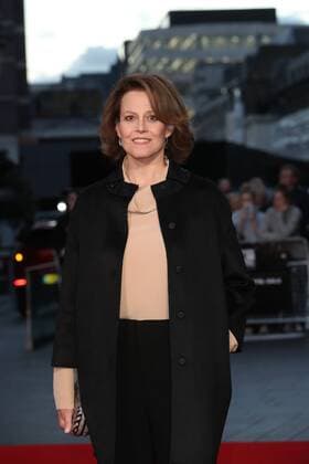 . 06 10 2016. London, United Kingdom. Sigourney Weaver arriving for the premiere of A Monster Calls at the London Film Festival.  xStephenxLockx xi-Imagesx IIM-13563-0005