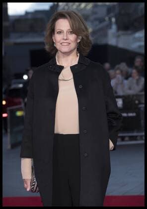 . 06 10 2016. London, United Kingdom. Sigourney Weaver arriving for the premiere of A Monster Calls at the London Film Festival.  xStephenxLockx xi-Imagesx IIM-13563-0016