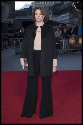 . 06 10 2016. London, United Kingdom. Sigourney Weaver arriving for the premiere of A Monster Calls at the London Film Festival.  xStephenxLockx xi-Imagesx IIM-13563-0017