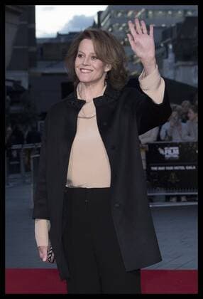 . 06 10 2016. London, United Kingdom. Sigourney Weaver arriving for the premiere of A Monster Calls at the London Film Festival.  xStephenxLockx xi-Imagesx IIM-13563-0021