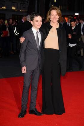 . 06 10 2016. London, United Kingdom. Sigourney Weaver and Lewis Macdougall arrive at the 60th BFI London Film festival A Monster Calls Premier.  xChrisxJosephx xi-Imagesx IIM-13564-0026