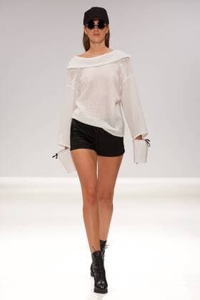 London Fashion Week - The Fun Affair Modenschau October 6, 2016 - London, United Kingdom - A model walks the runway at the The Fun Affair Show during London Fashion Spring Summer 17 collections at London Fashion Week 2016, In London, United Kingdom. London United Kingdom  - ZUMAn230