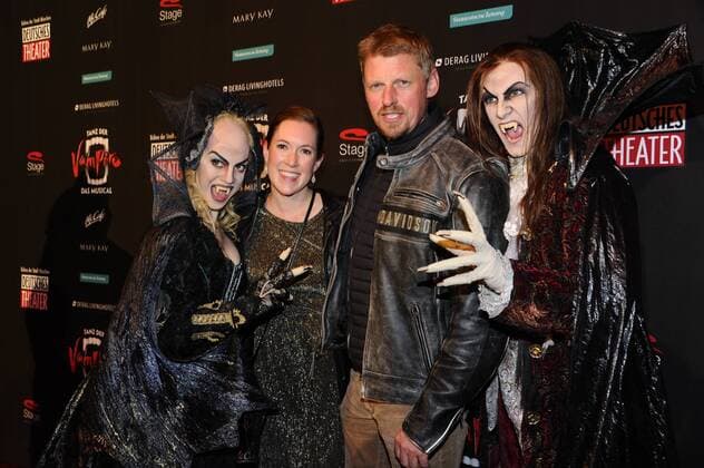 Martin Gruber mit Ehefrau Corinna Premiere Tanz der Vampire Deutsche Theater Musical München 06. Oktober 2016