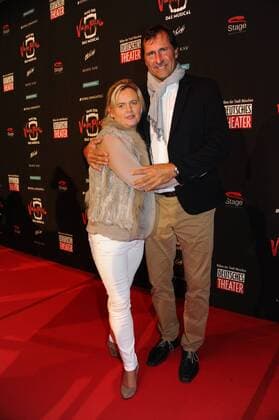 Lars Riedel mit Ehefrau Katja Gruber-Riedel Premiere Tanz der Vampire Deutsche Theater Musical München 06. Oktober 2016