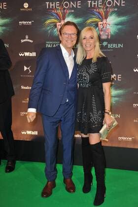 Wolfgang Lippert und seine Ehefrau Gesine bei der The One Grand Show Premiere am 06.10.2016 im Friedrichstadt-Palast in Berlin The One Grand Show Premiere in Berlin, 2016 