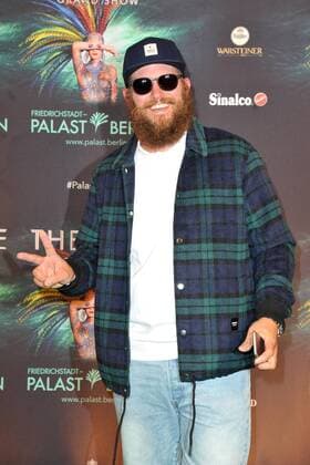 Bilder des Tages MC Fitti bei der The One Grand Show Premiere am 06.10.2016 im Friedrichstadt-Palast in Berlin The One Grand Show Premiere in Berlin, 2016 