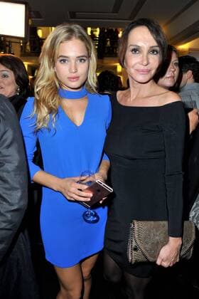 Anouschka Renzi und ihre Tochter Chiara Moon Horst bei der The One Grand Show Premiere am 06.10.2016 im Friedrichstadt-Palast in Berlin The One Grand Show Premiere in Berlin, 2016 